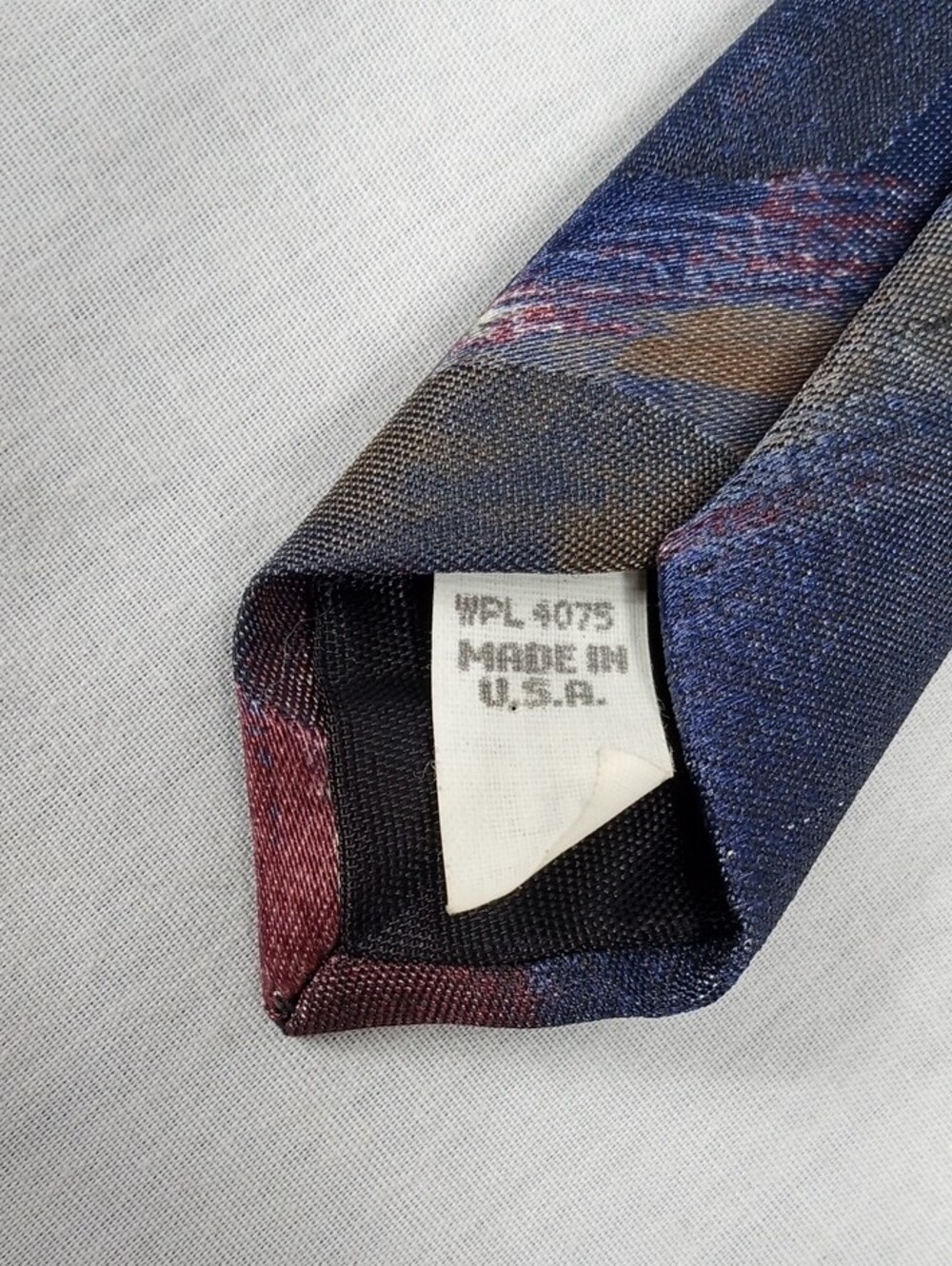 Oscar de la Renta Multicolor Abstract Silk Tie in Blue, Red & Green - Picture 3 of 7